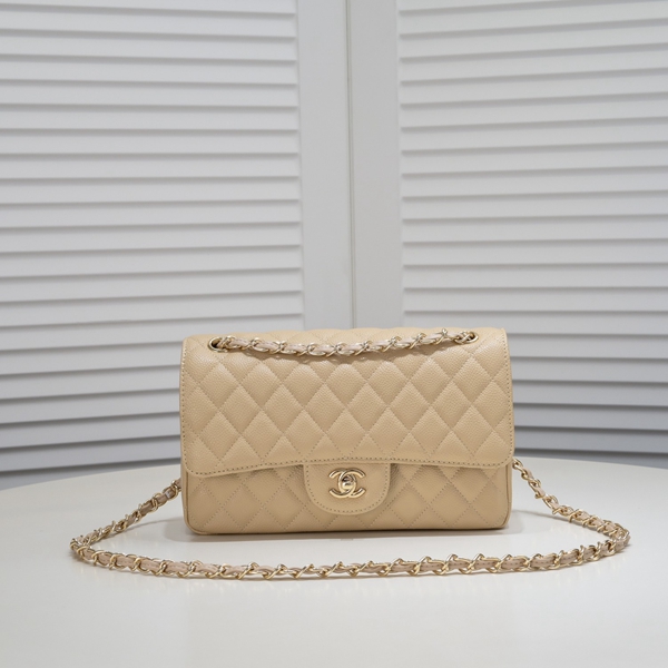 シャネルバッグ正面デザイン